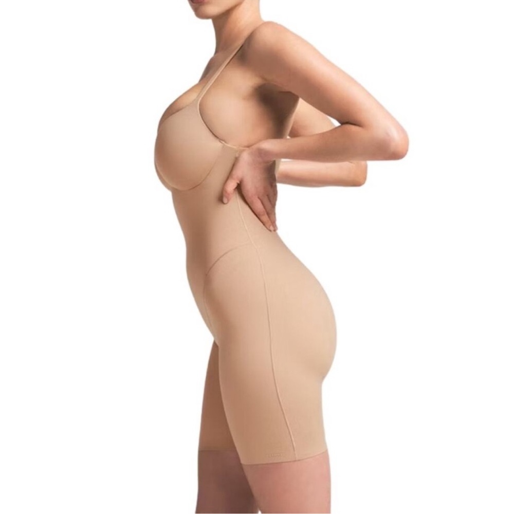 SKIMS Ultimate Body Push Up Butt Enhancing/Padded Mid-thigh Bodysuit